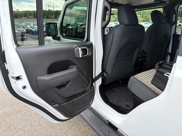 New 2026 Bright White Clear-Coat Exterior Paint Jeep 85th Anniversary Edition image 11