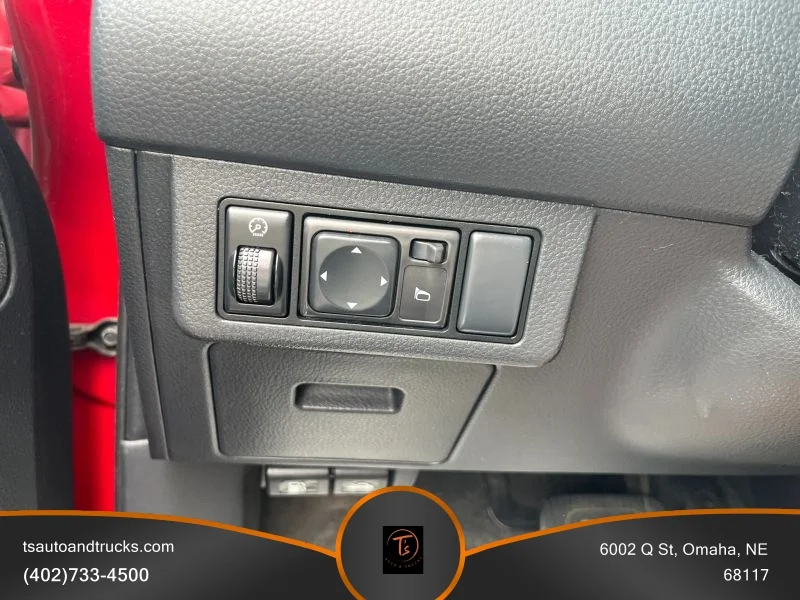 Used 2008 Red Nissan S Hatchback 4D image 20