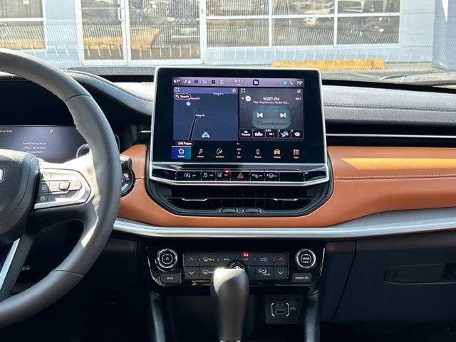 Used 2024 None Jeep Limited image 23