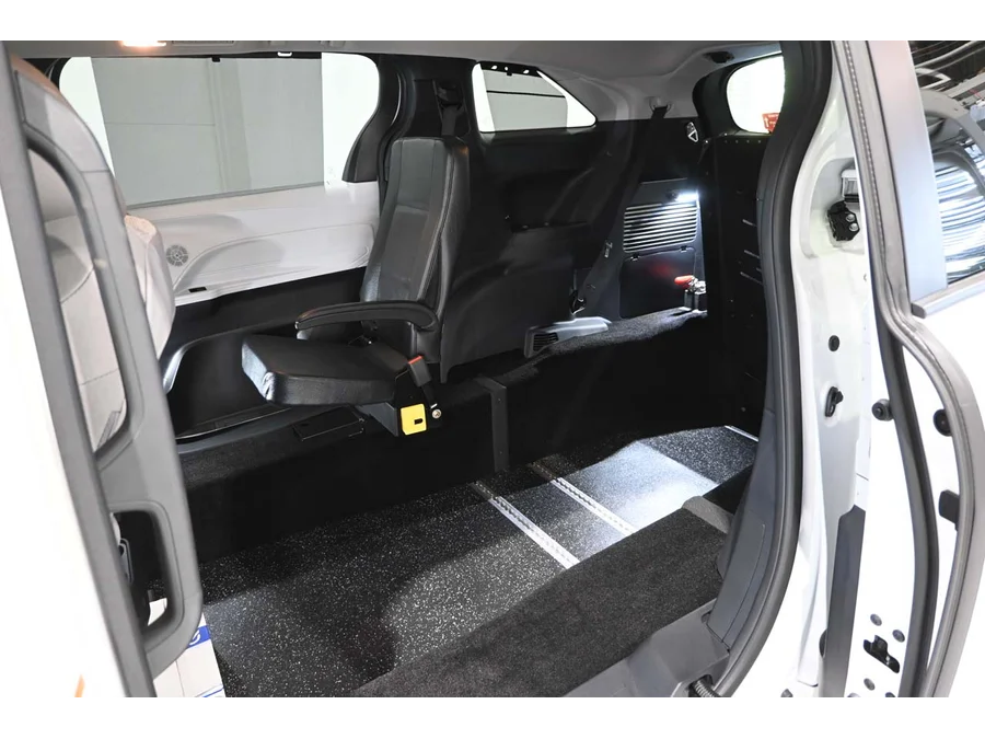 New 2026 WHITE Toyota LE Mobility Handicap Van image 28