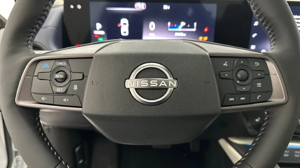 New 2026 White Nissan SL image 14