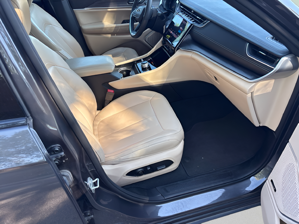 Certified Used 2024 Gray Jeep 4xe image 12