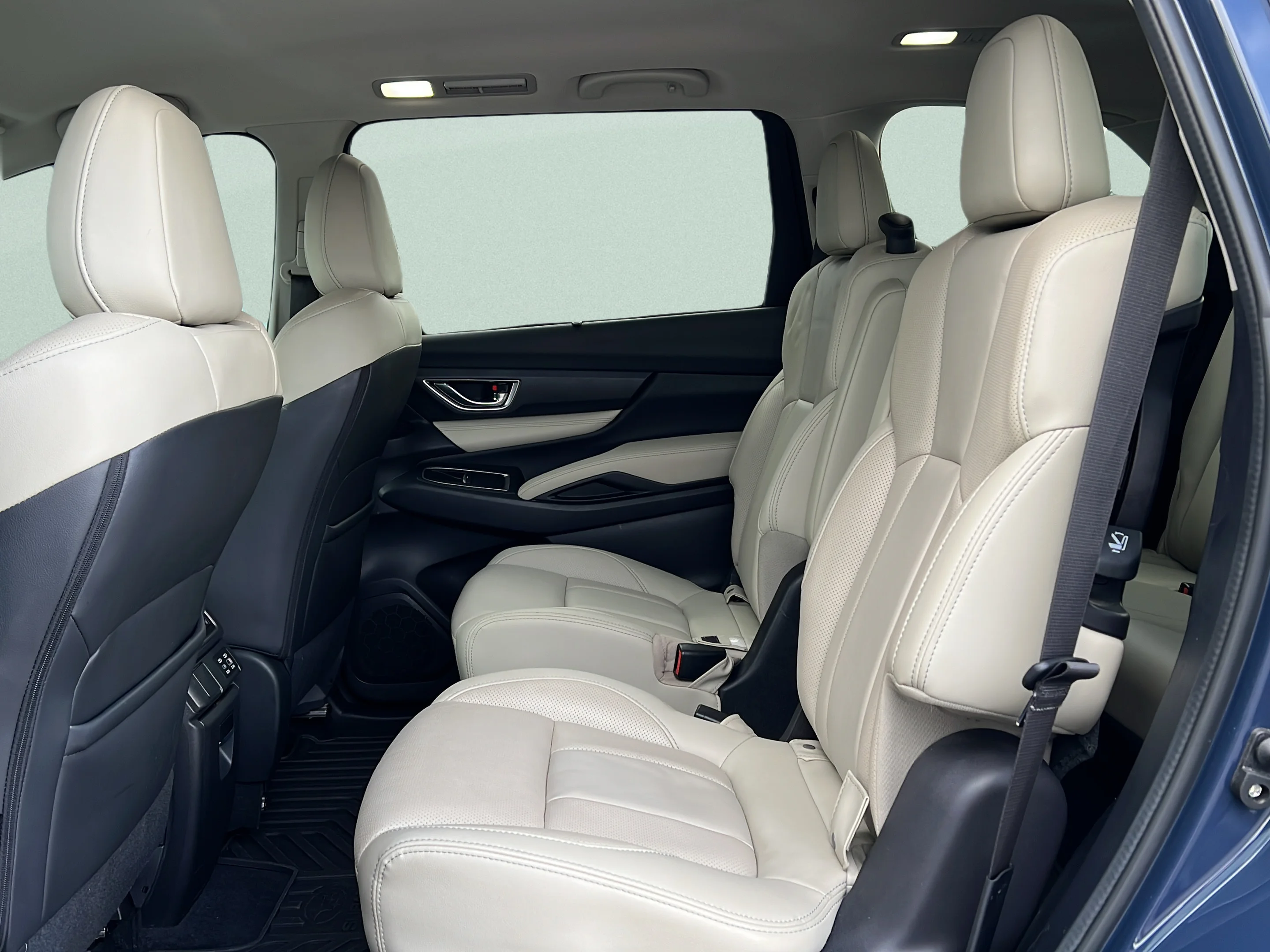Used 2023 Cosmic Blue Pearl Subaru Limited image 10