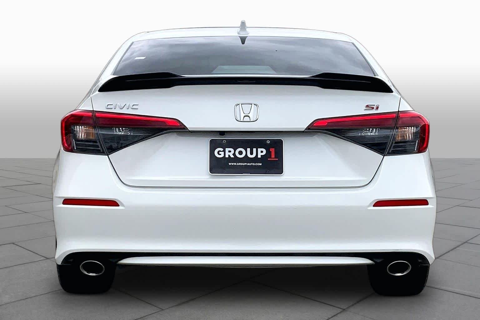 Used 2024 Platinum White Pearl Honda  image 7
