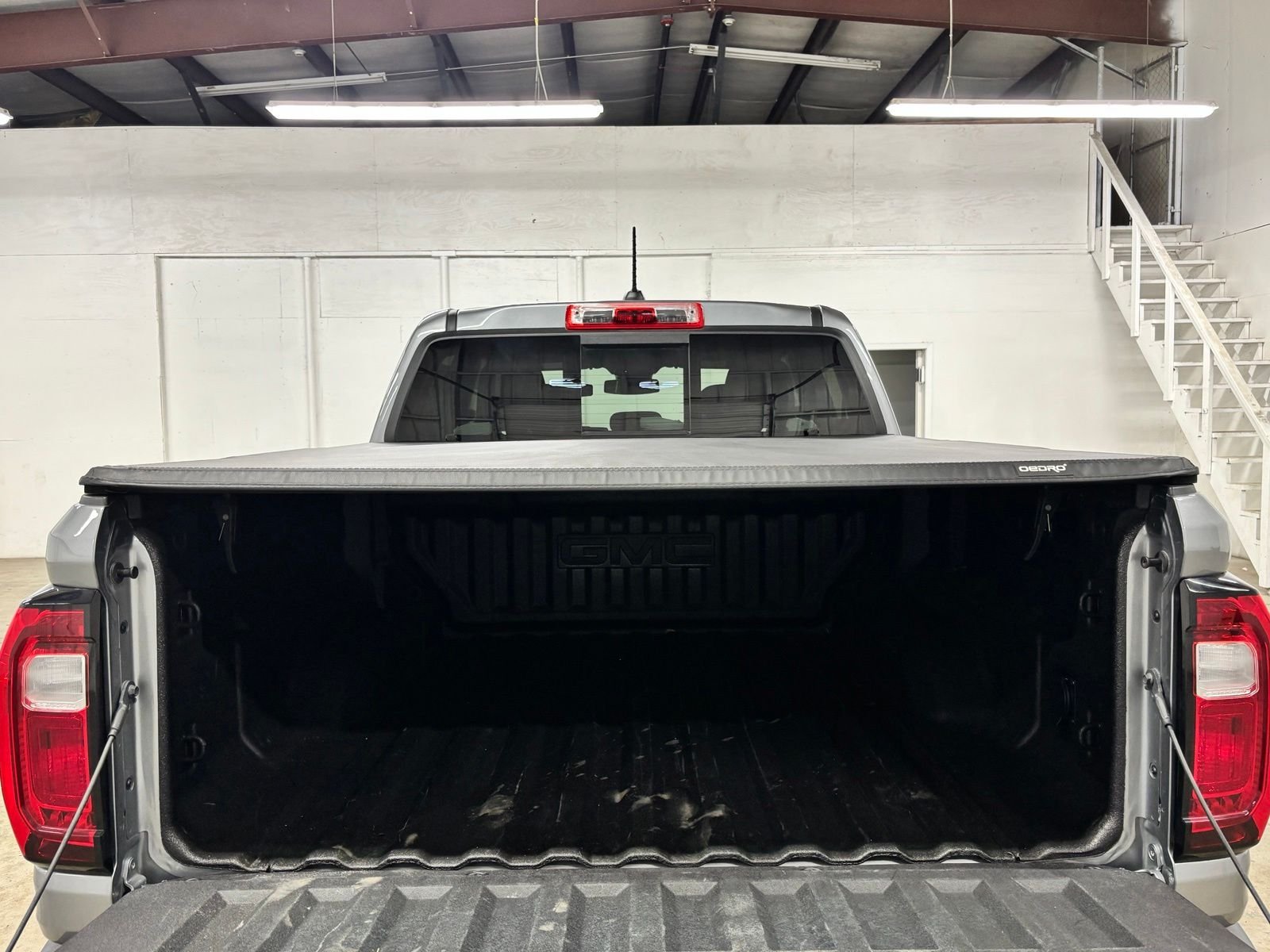 Used 2025 Silver GMC Elevation image 23