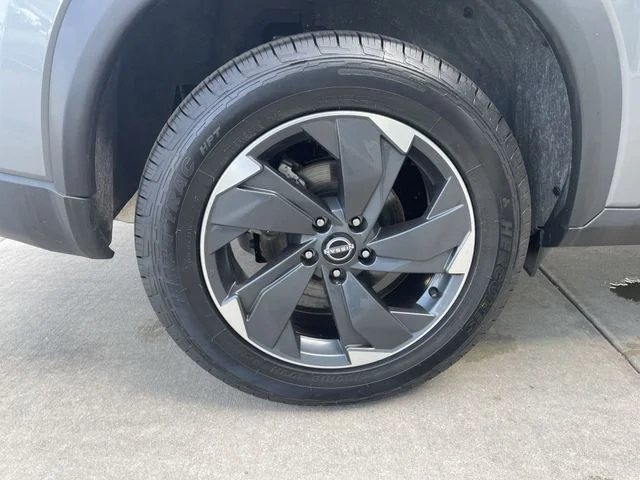 2025 Nissan Rogue SV - Photo 35