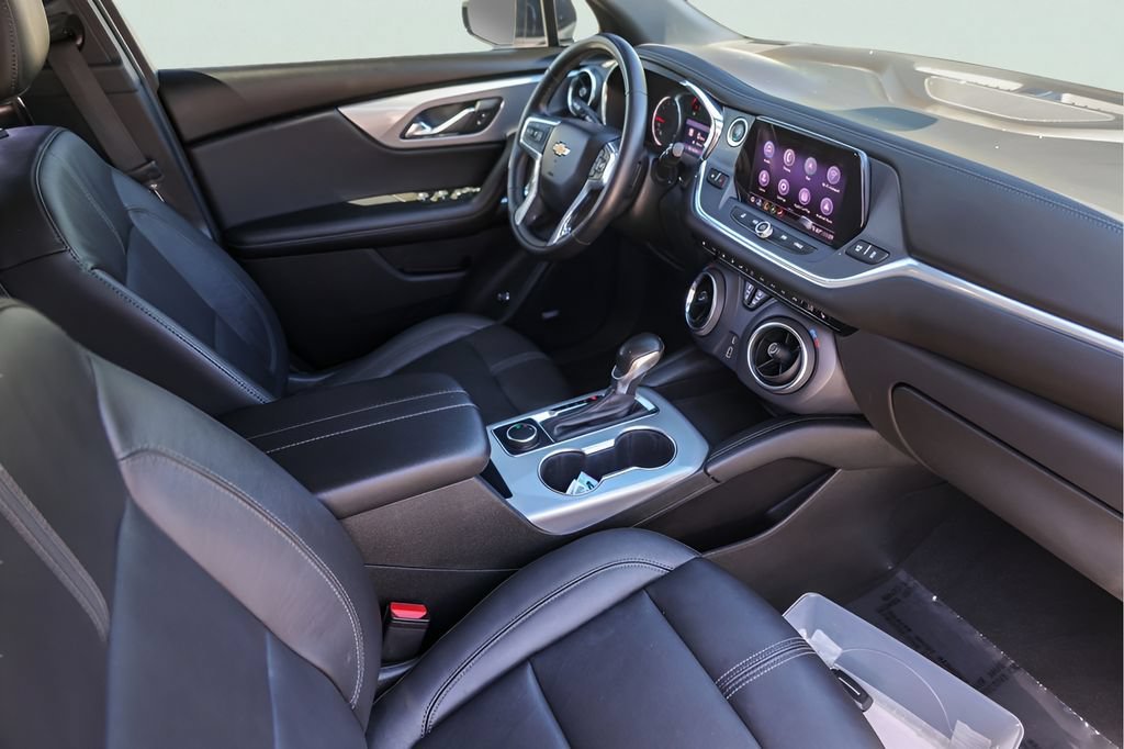 Used 2020 SUMMIT WHITE Chevrolet LT image 31