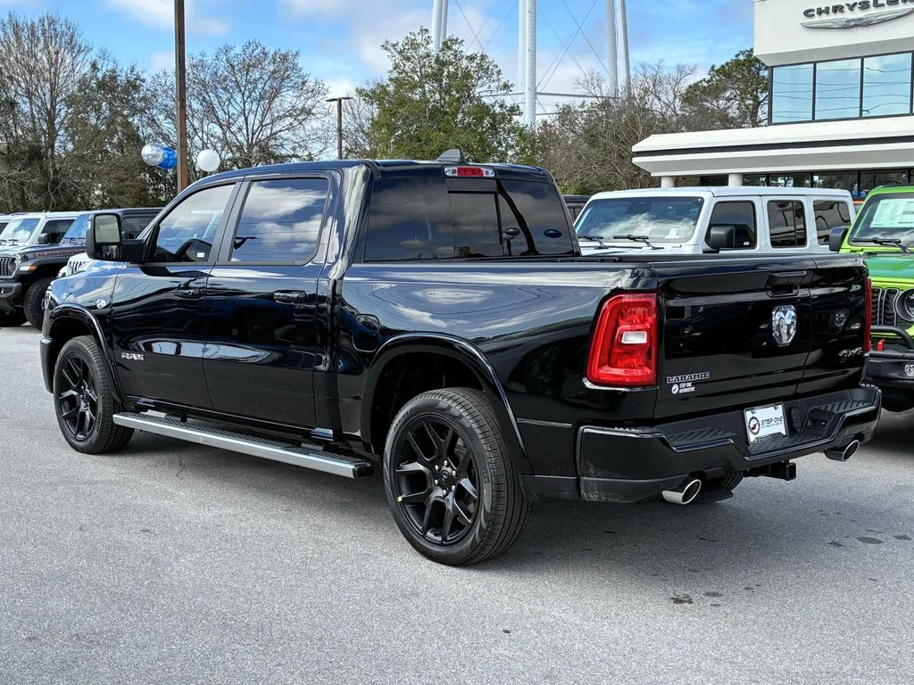 New 2026 Diamond Black Crystal Pearl-Coat Exterior Paint RAM Laramie image 7
