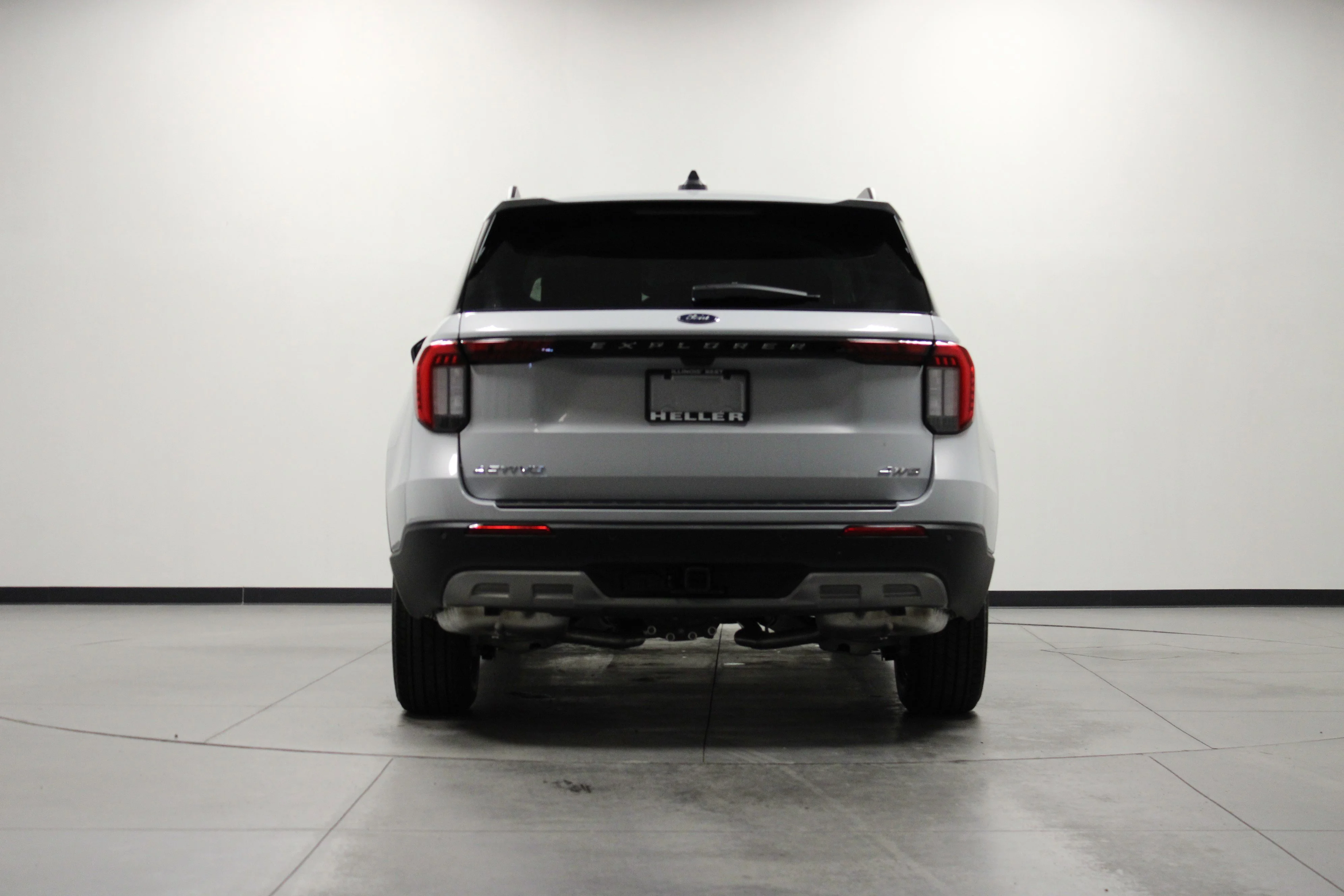 New 2026 Space White Metallic Ford Active image 5