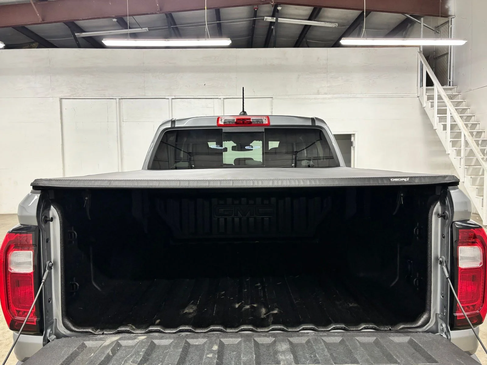 Used 2025 Silver GMC Elevation image 23