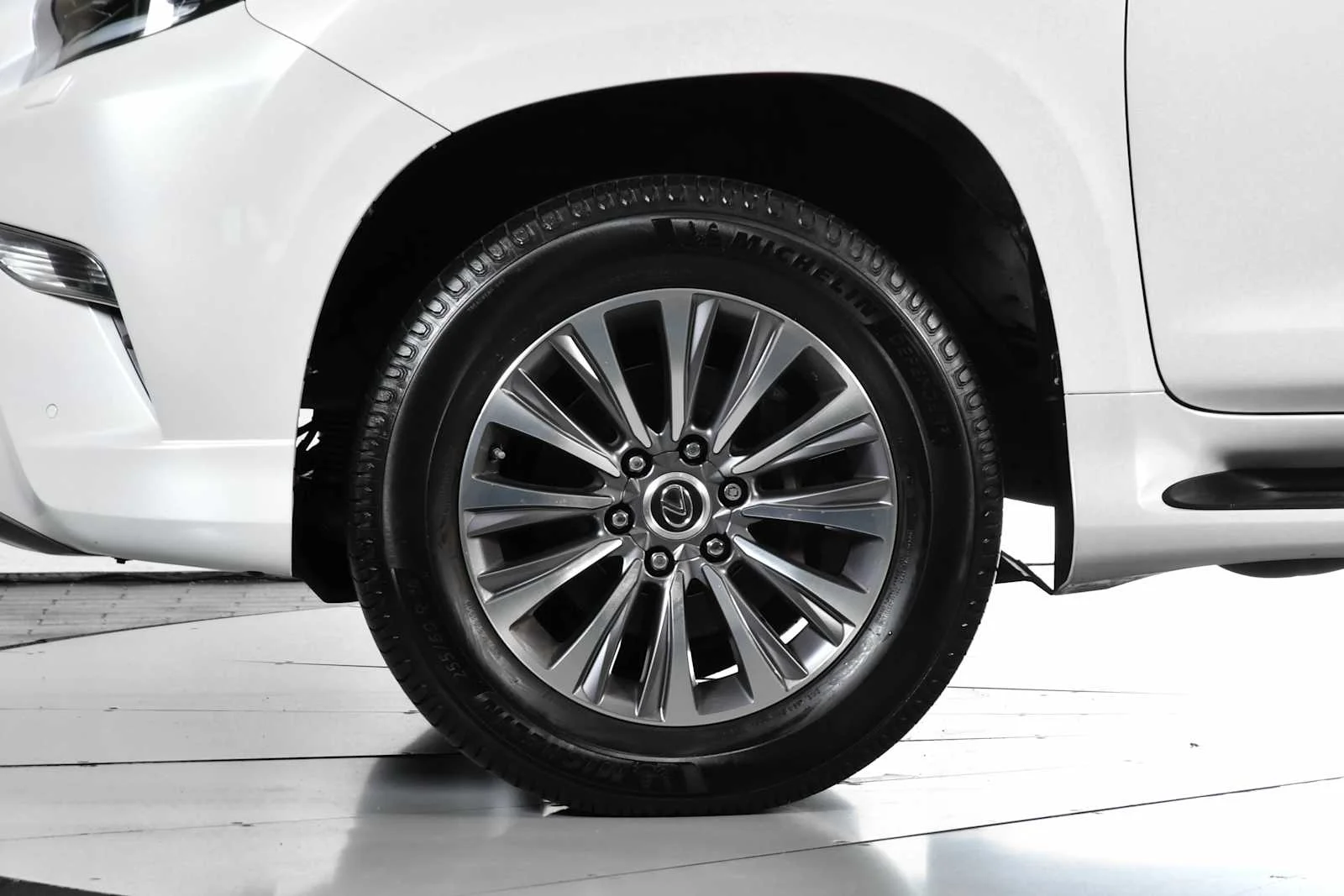 Used 2023 Eminent White Pearl Lexus Luxury image 12