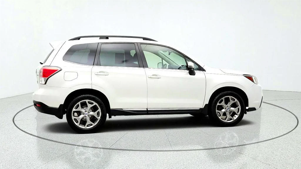 Used 2018 Crystal White Pearl Subaru 2.5i Touring CVT image 4