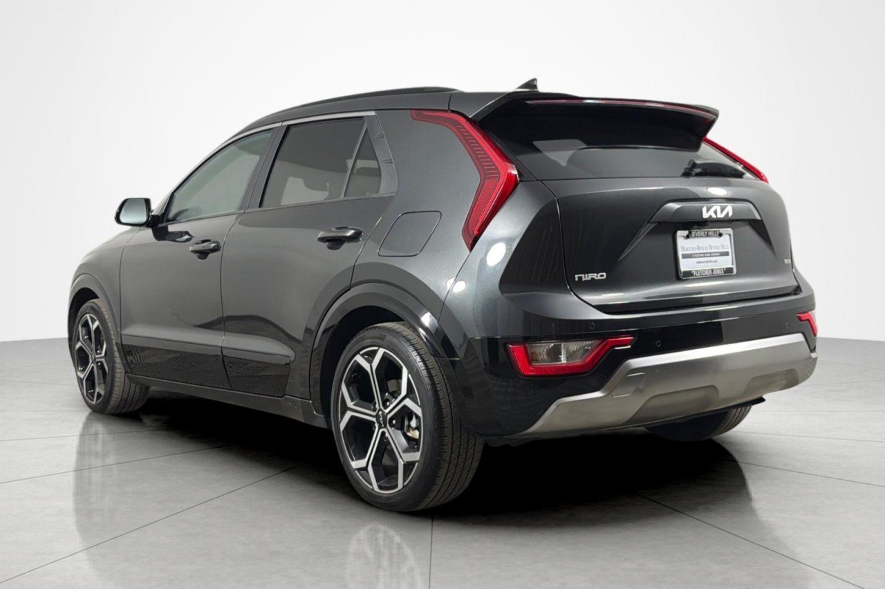 Used 2023  Kia EX Touring image 3