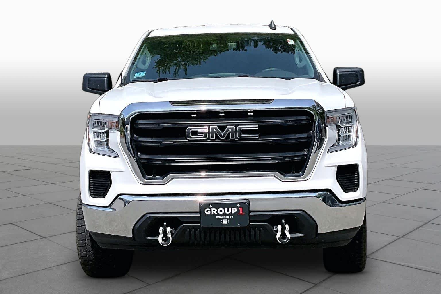 Used 2021 Summit White GMC  image 4