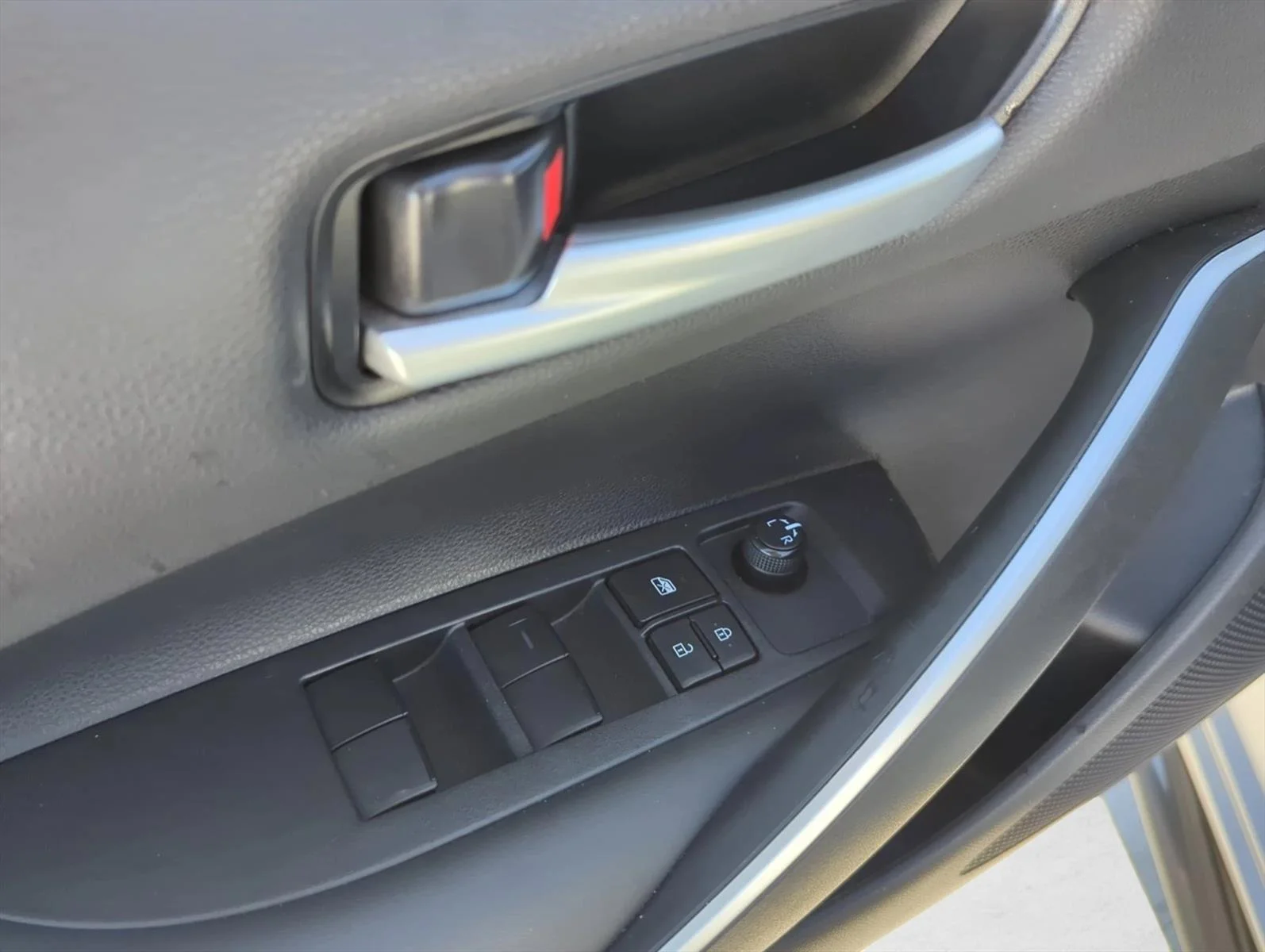 Used 2024 Classic Silver Metallic Toyota SE image 11