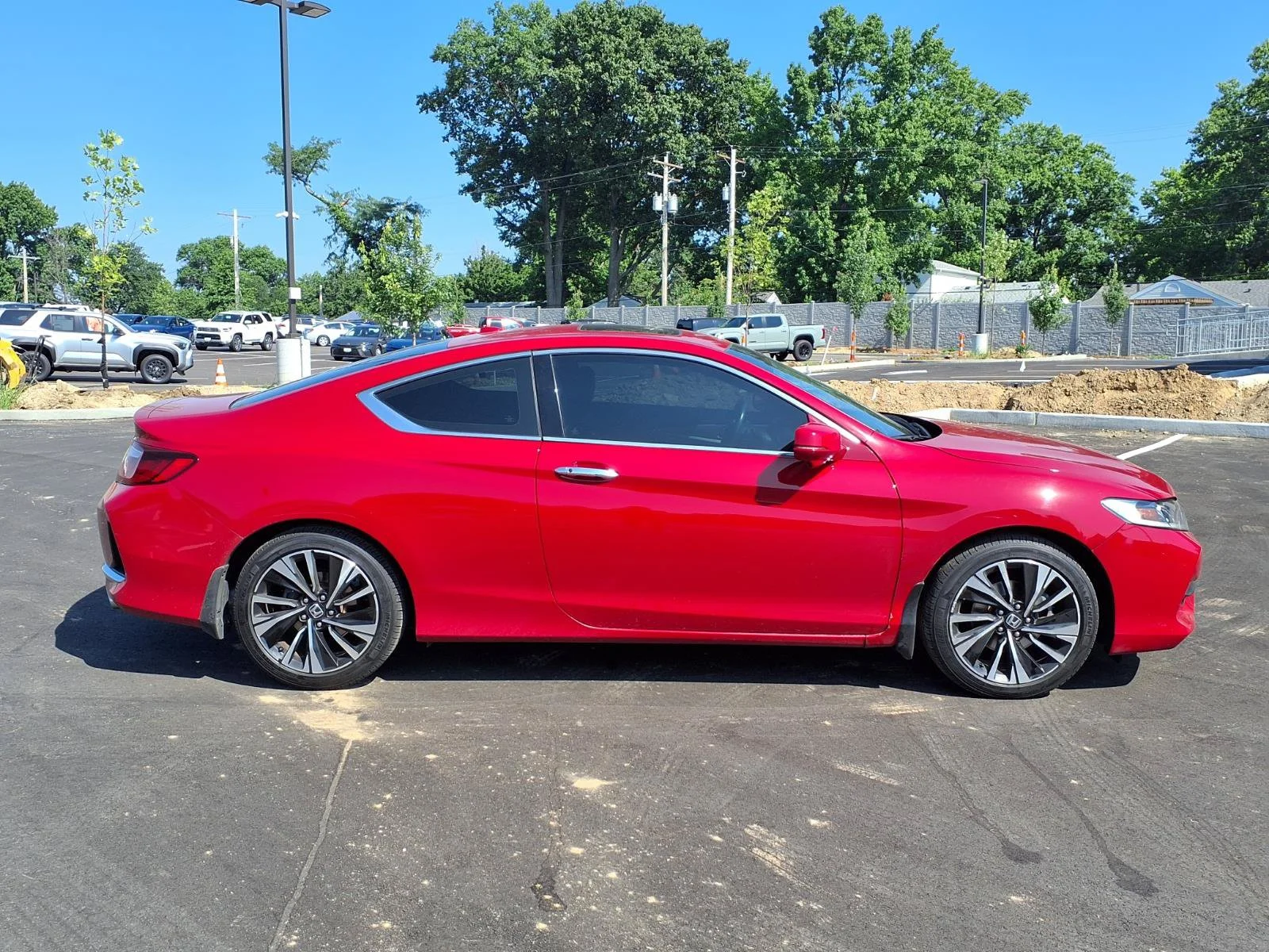 Used 2017 Honda Accord EX-L V-6 with VIN 1HGCT2B88HA000659 for sale in Kirkwood, MO