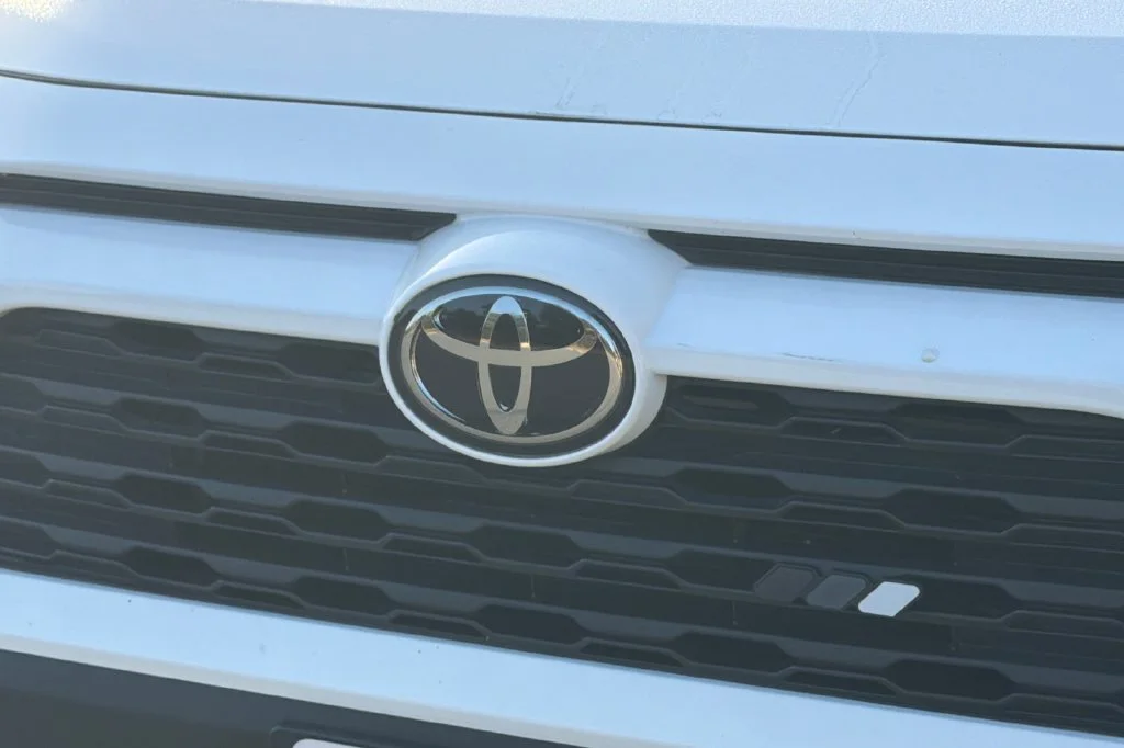 Used 2024 Ice Cap Toyota LE image 38