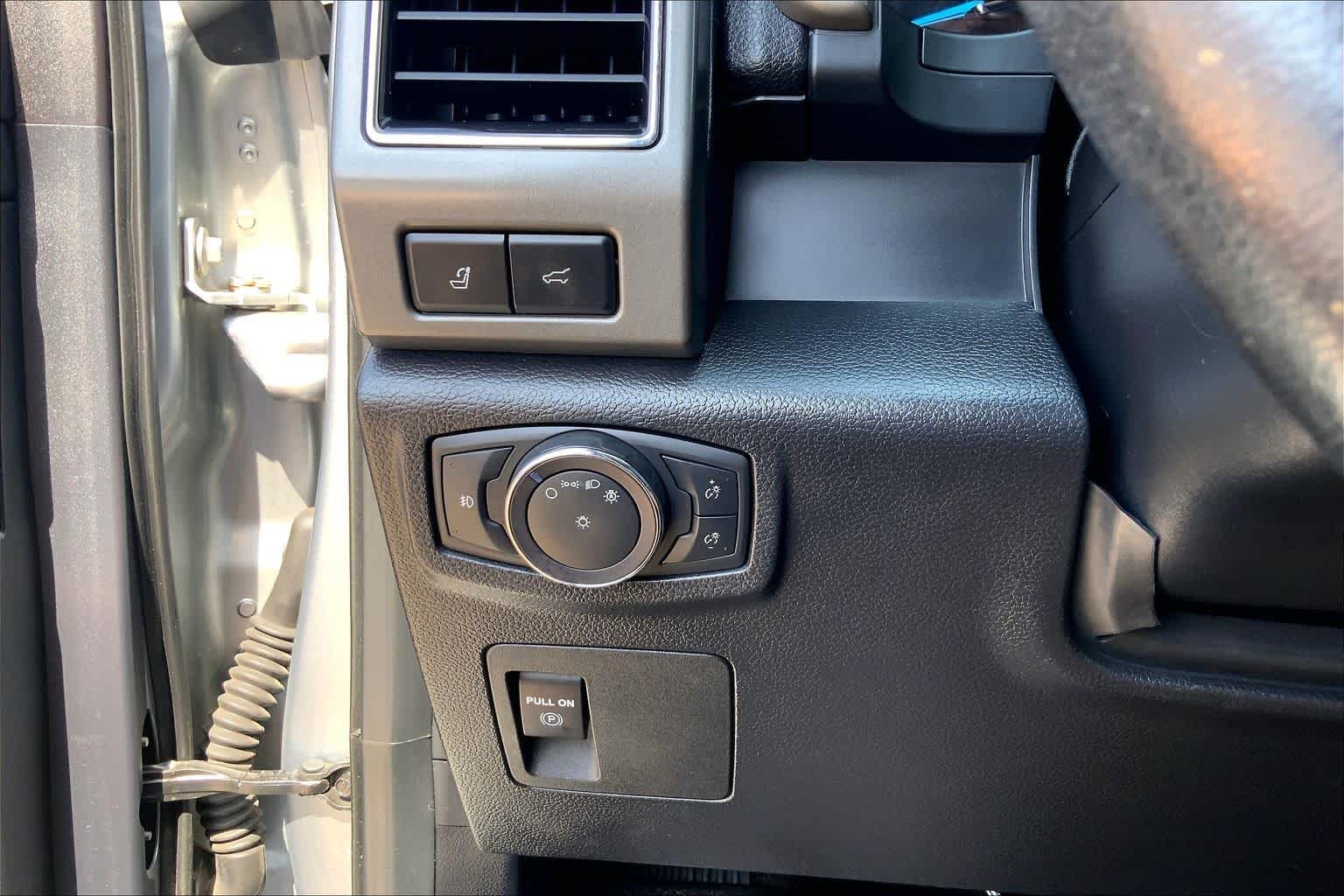 Used 2020 Iconic Silver Metallic Ford XLT image 36