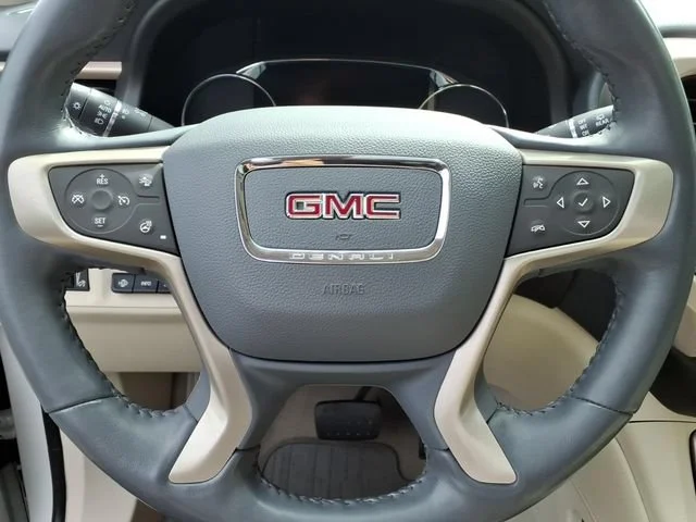 2020 GMC Acadia Denali - Photo 10