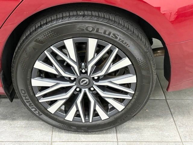 Used 2025 Red Nissan 2.5 SV image 7