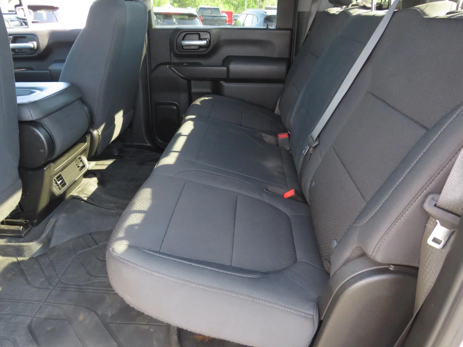 Used 2021 Silver Ice Metallic Chevrolet Custom image 24