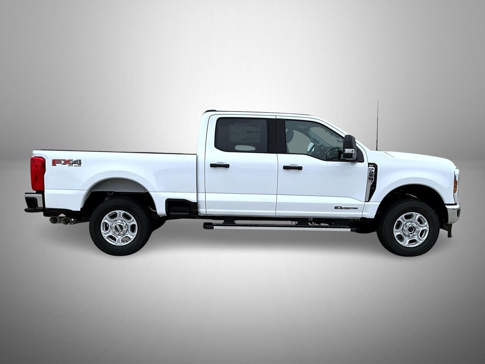 New 2026 Oxford White Ford XLT image 4