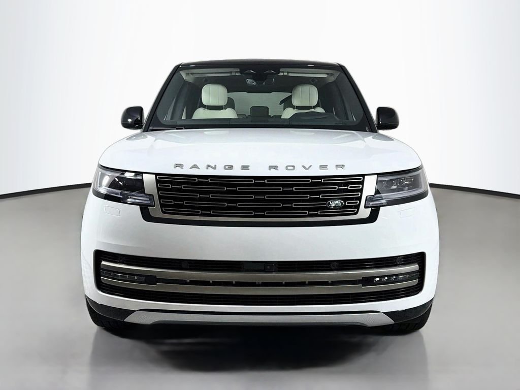 New 2027 Fuji White Land Rover SE image 2