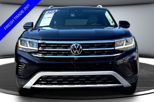 Used 2021 Black Volkswagen SEL Premium image 2