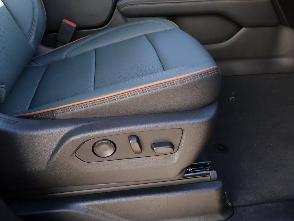 2026 GMC Yukon XL AT4 - Photo 9
