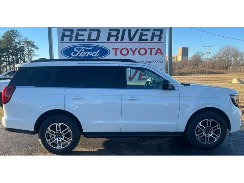 2026 Ford Expedition Active's photo