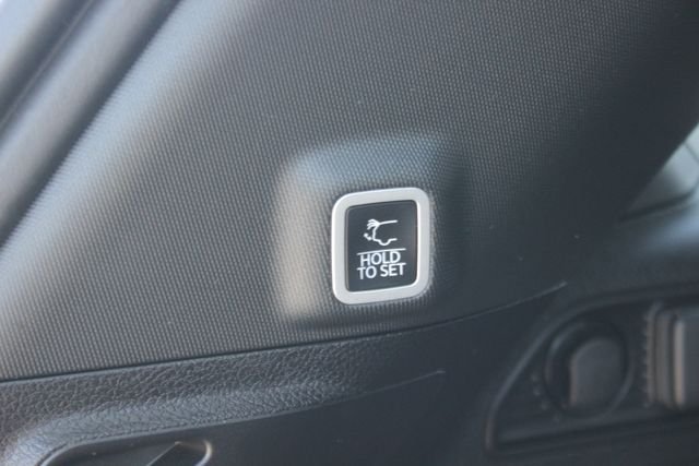 Used 2024 White Jeep Limited image 29