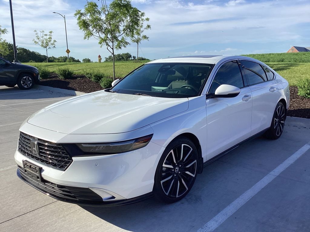 2024 Honda Accord Hybrid Touring's photo