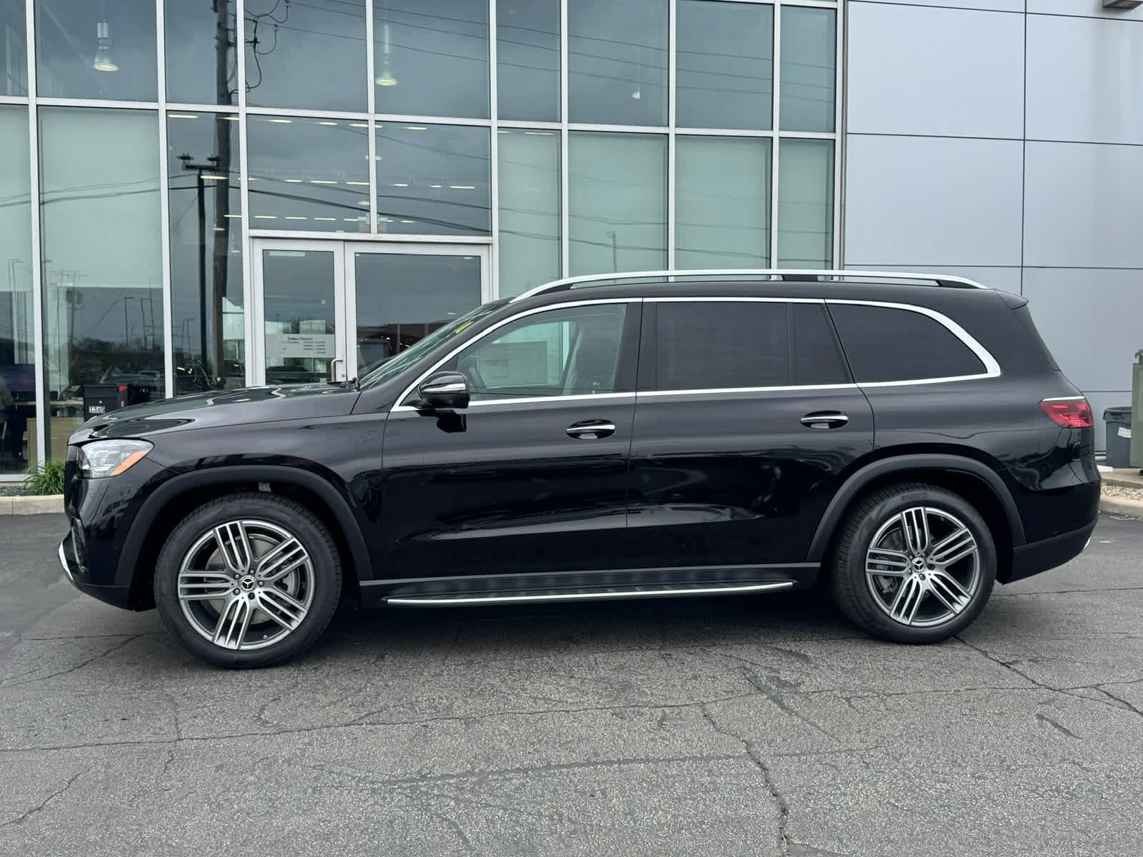New 2026 Obsidian Black Metallic Mercedes-Benz GLS 450 image 6