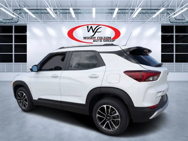 Used 2024 White Chevrolet LT image 5
