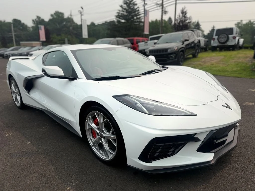 Used 2023 Arctic White Chevrolet 2dr Stingray Coupe w/2LT Z51 Performance Package & Front Lift image 2