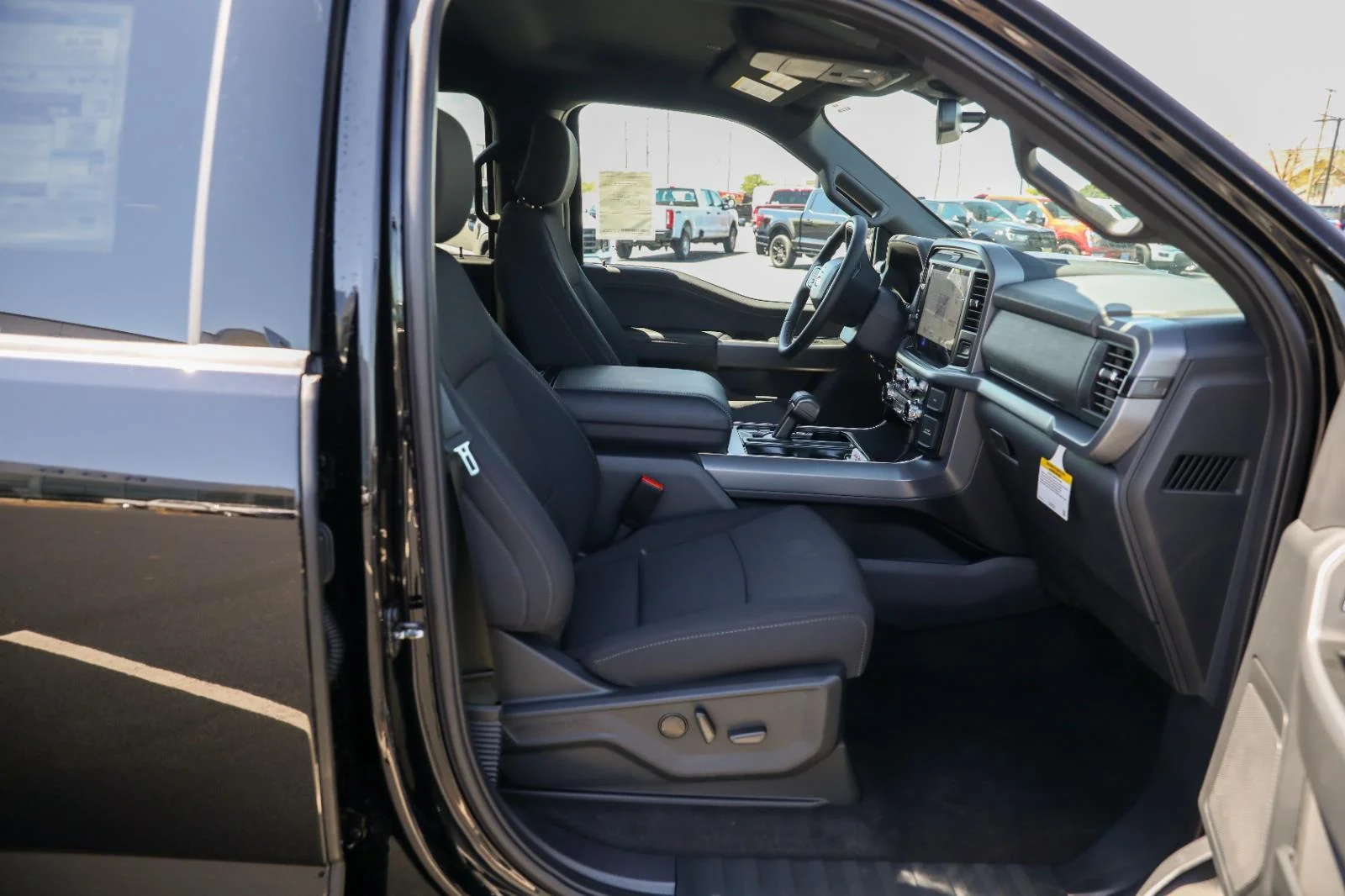 New 2026 Agate Black Metallic Ford XLT image 16