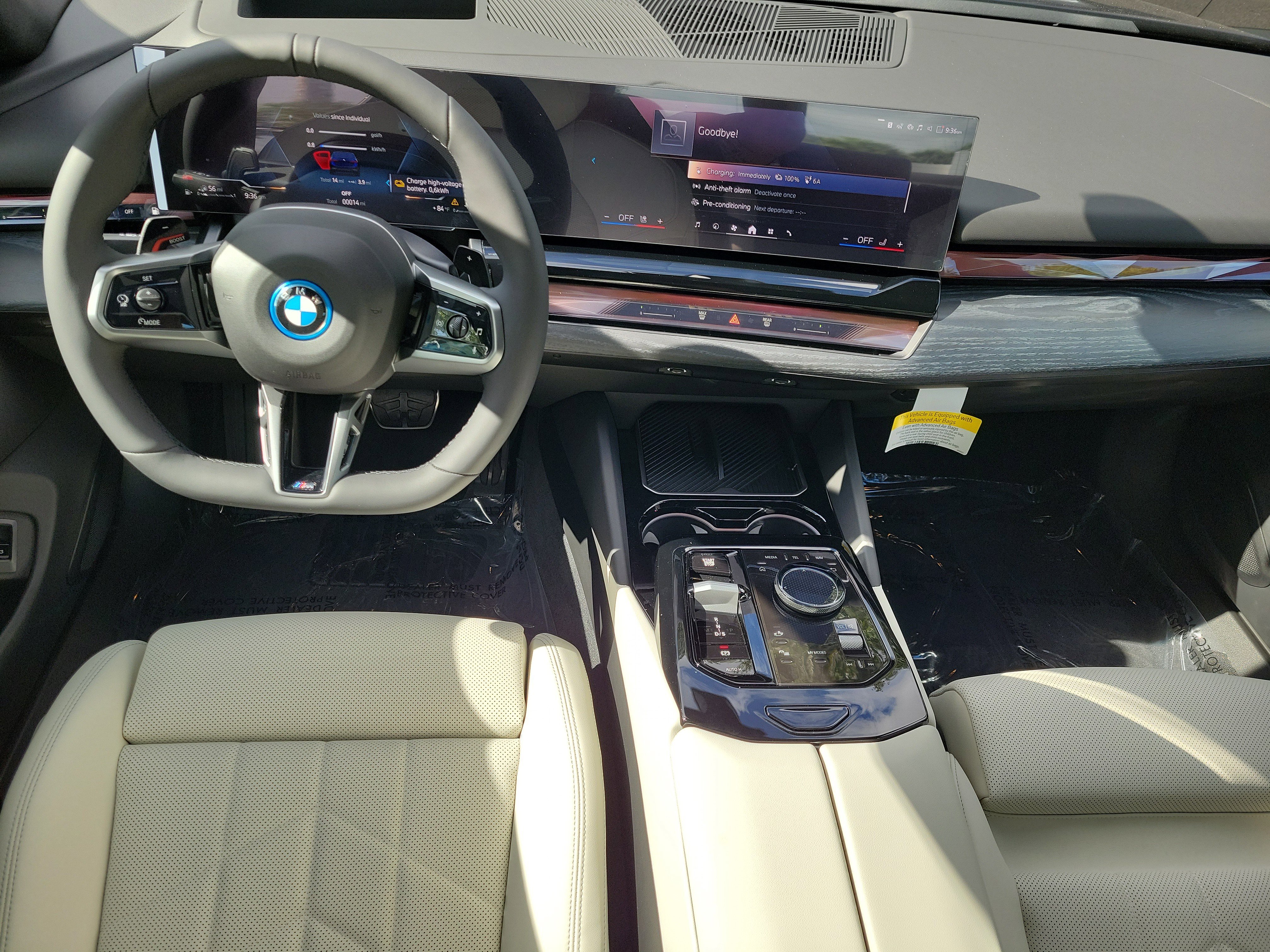 New 2027 Tanzanite Blue II Metallic BMW 550e xDrive image 10