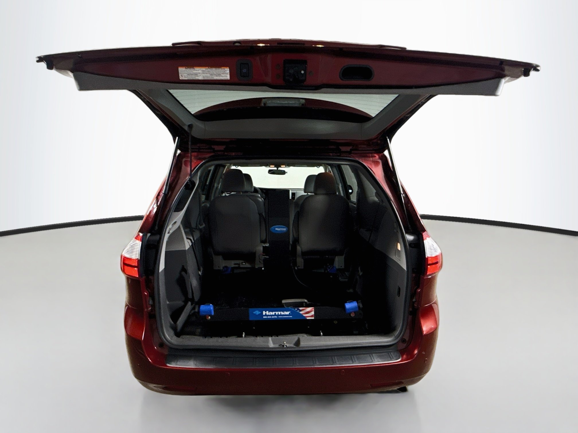 Used 2016 Salsa Red Pearl Toyota XLE image 24