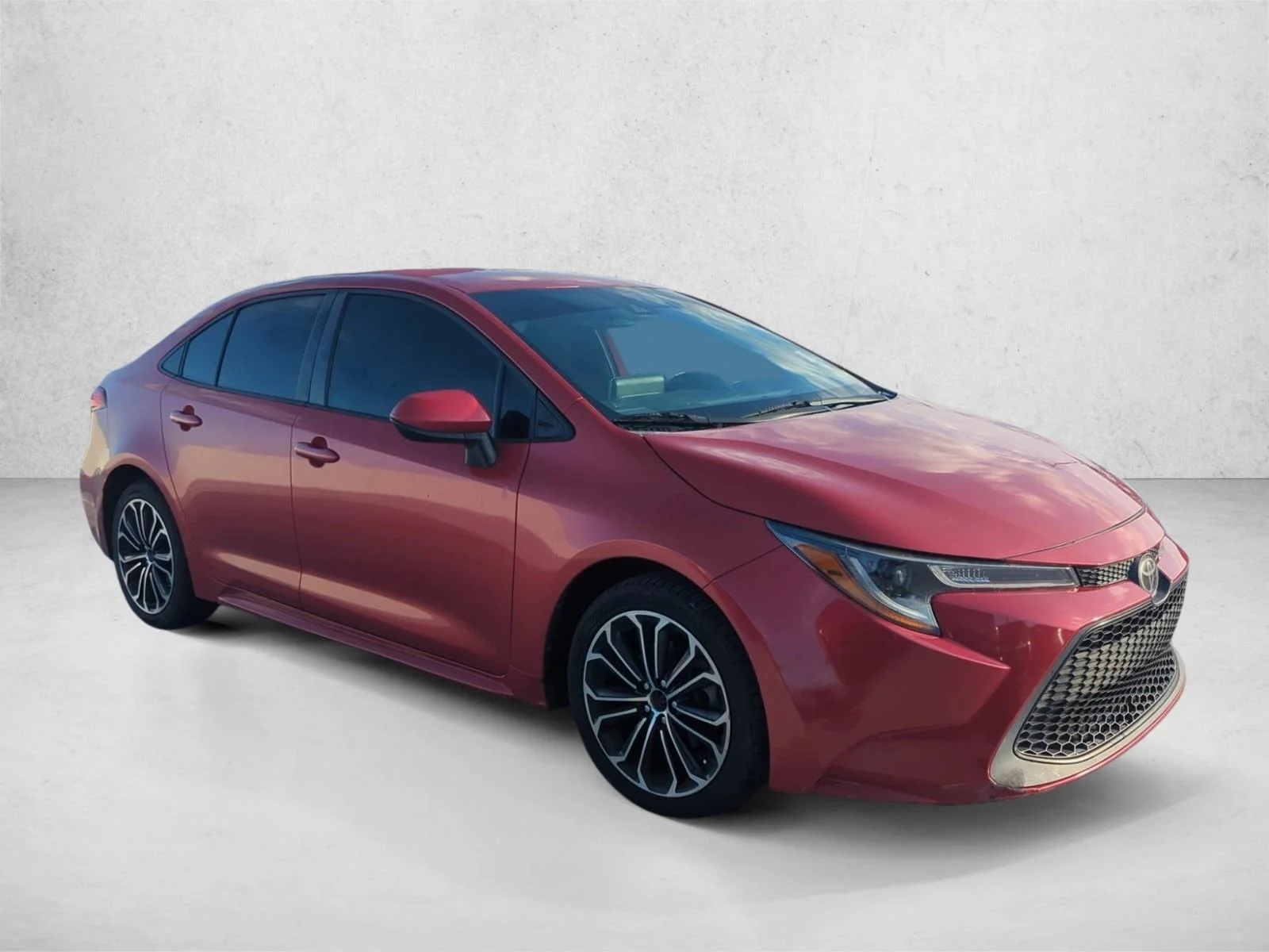 Used 2020 Barcelona Red Metallic Toyota LE image 3