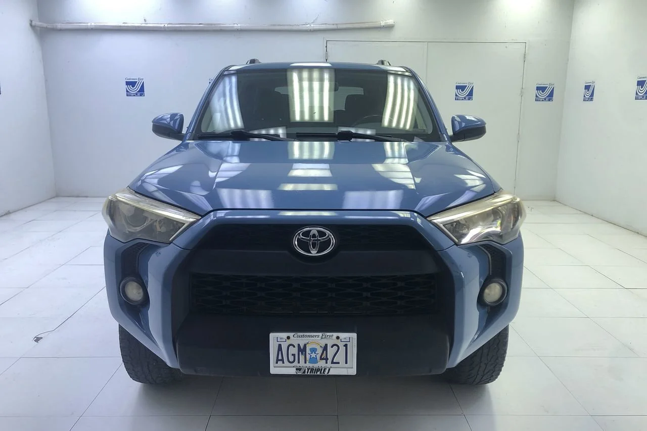 Used 2014 Nautical Blue Pearl Toyota SR5 image 7