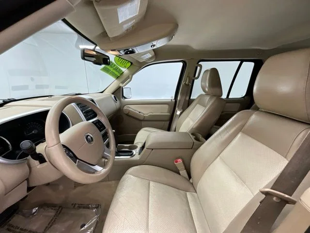 Used 2010  Mercury Base image 13