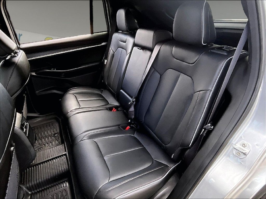 Used 2025 Silver Jeep Limited image 15