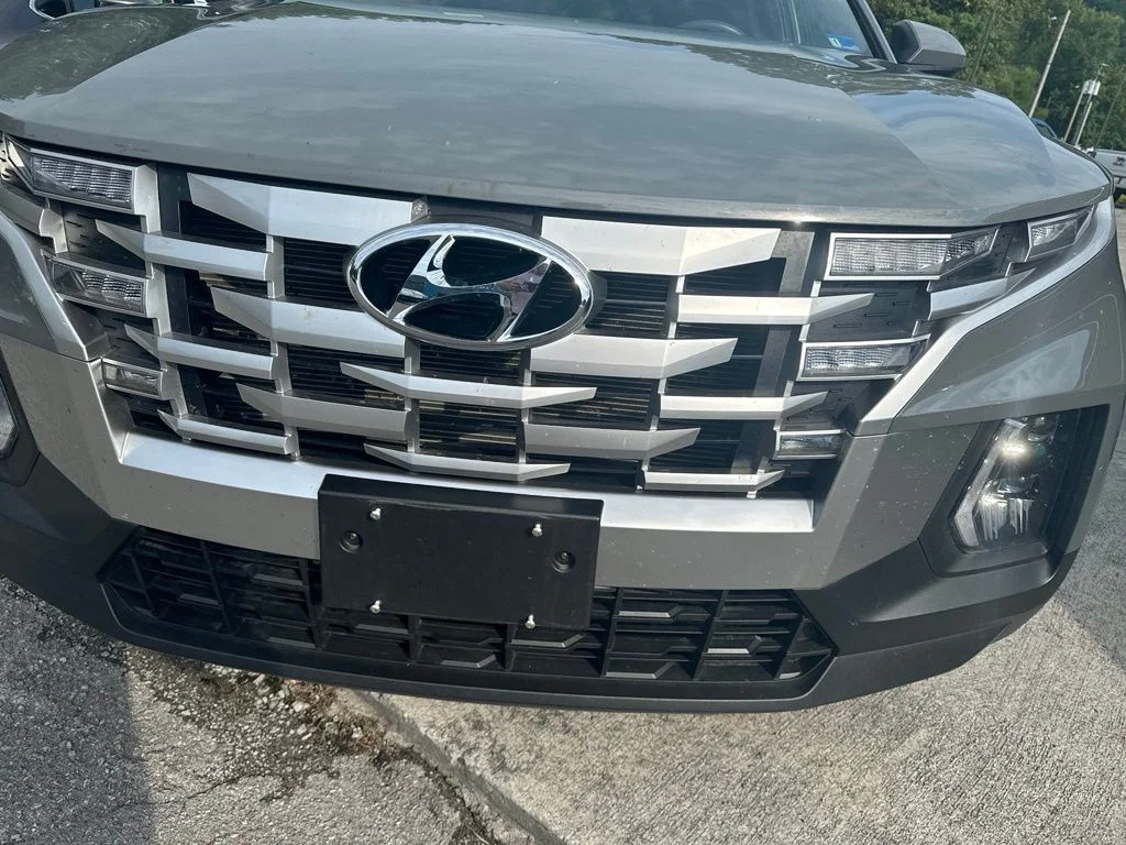 Used 2024 Gray Hyundai SE image 2