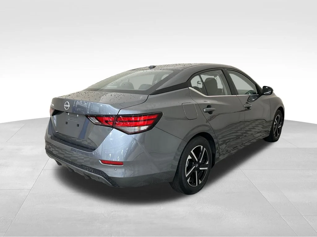 Used 2025 Gray Nissan SV image 5