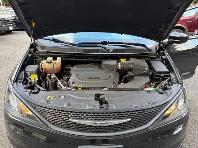 Used 2021 Black Chrysler LXI image 39