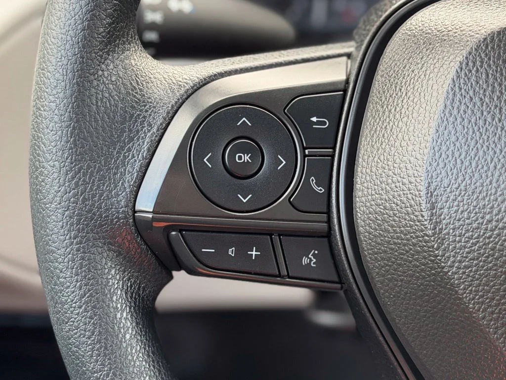 Used 2024  Toyota L image 10
