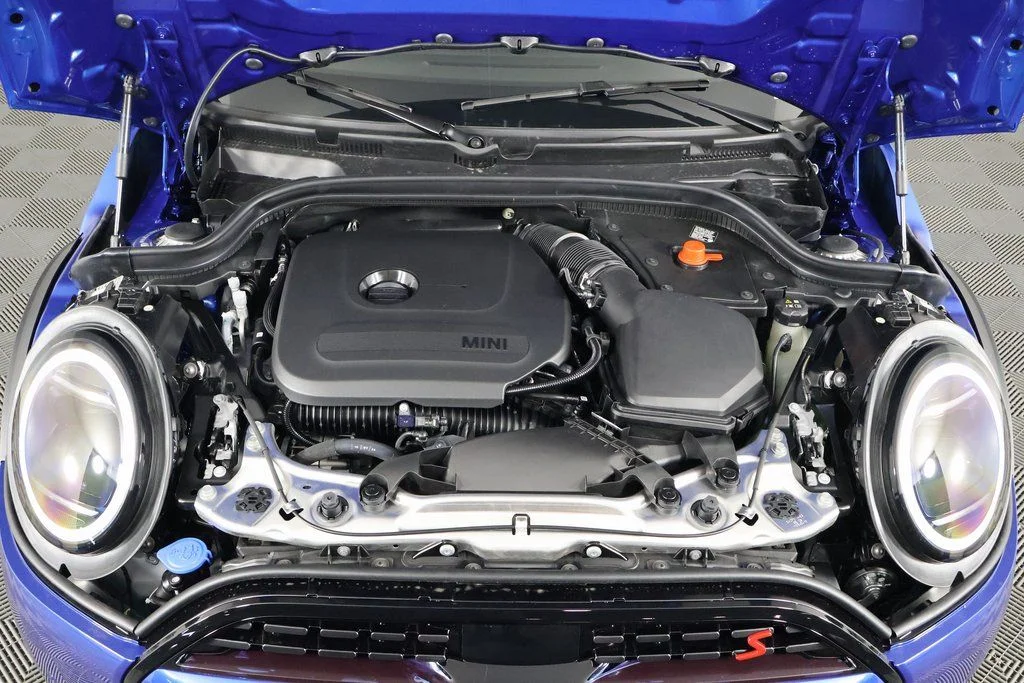 New 2026 Blue Metallic MINI Signature Plus image 8