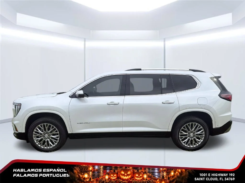 Used 2024 White Frost Tricoat GMC Denali image 2