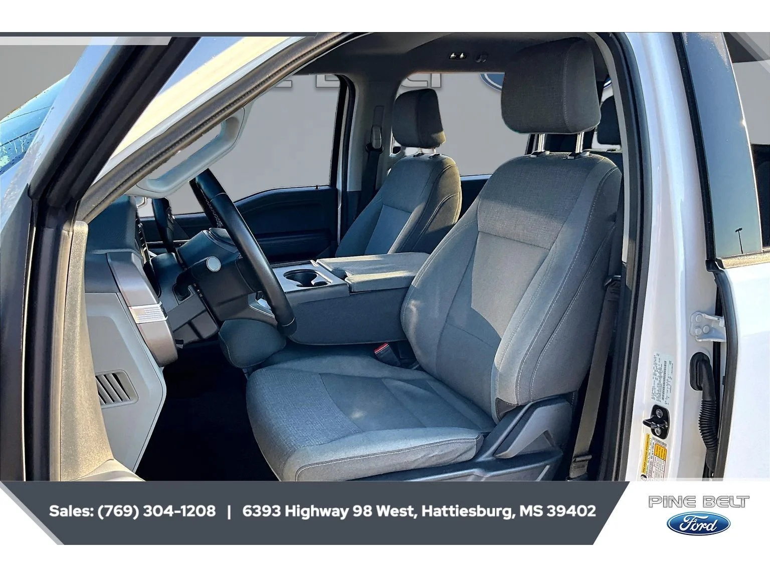 Used 2025 Oxford White Ford XLT image 19