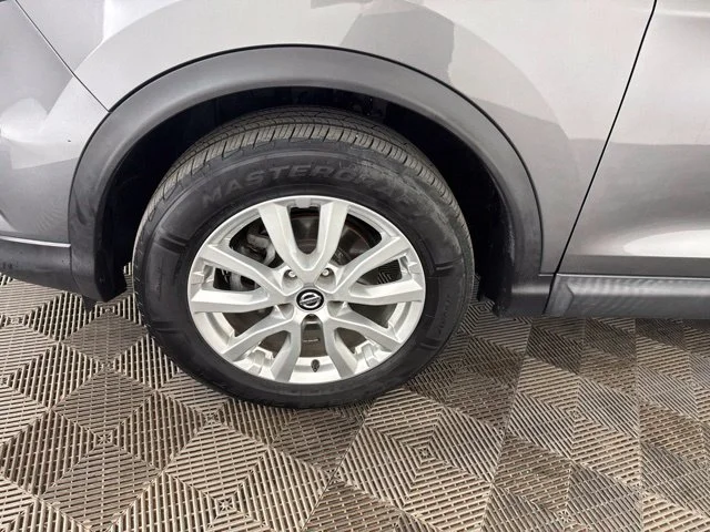 Used 2020 Gray Nissan SV image 31